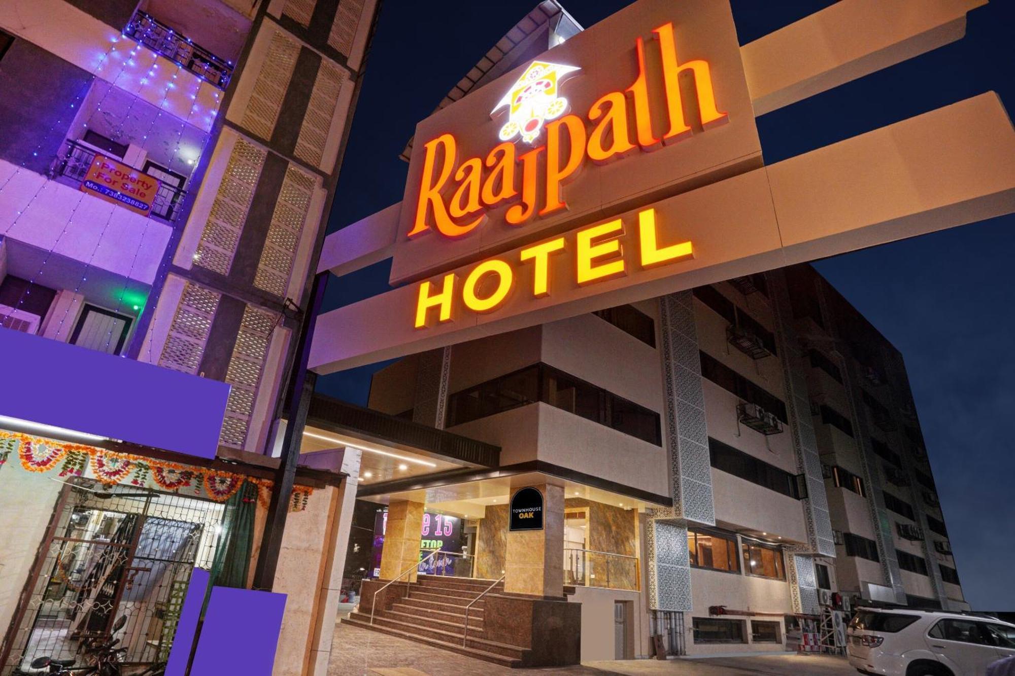 Clubhouse Hotel Raajpath Vadodara Exteriör bild